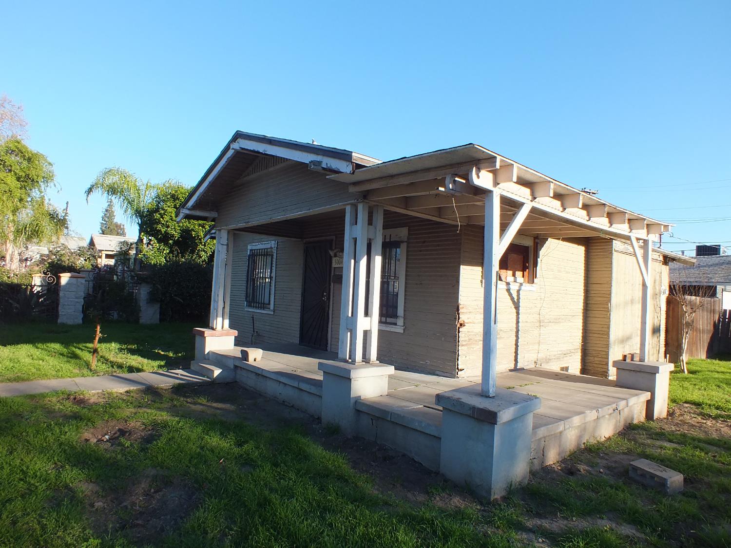 3004 E Madison, Fresno, CA 93701