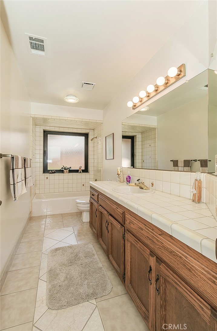 7355 N Pacific, Fresno, CA 93711