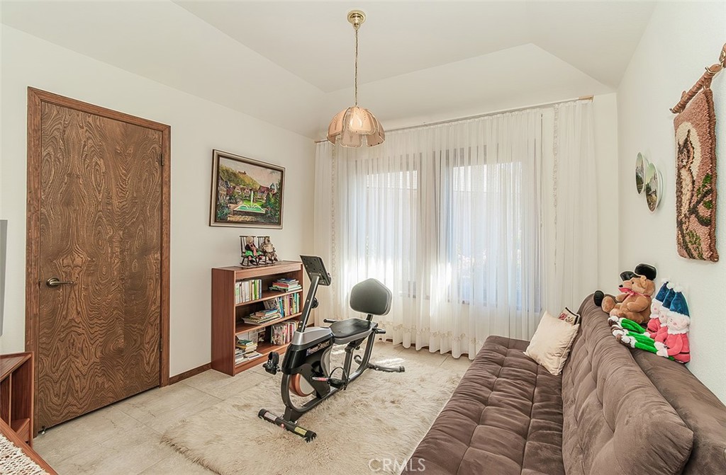 7355 N Pacific, Fresno, CA 93711