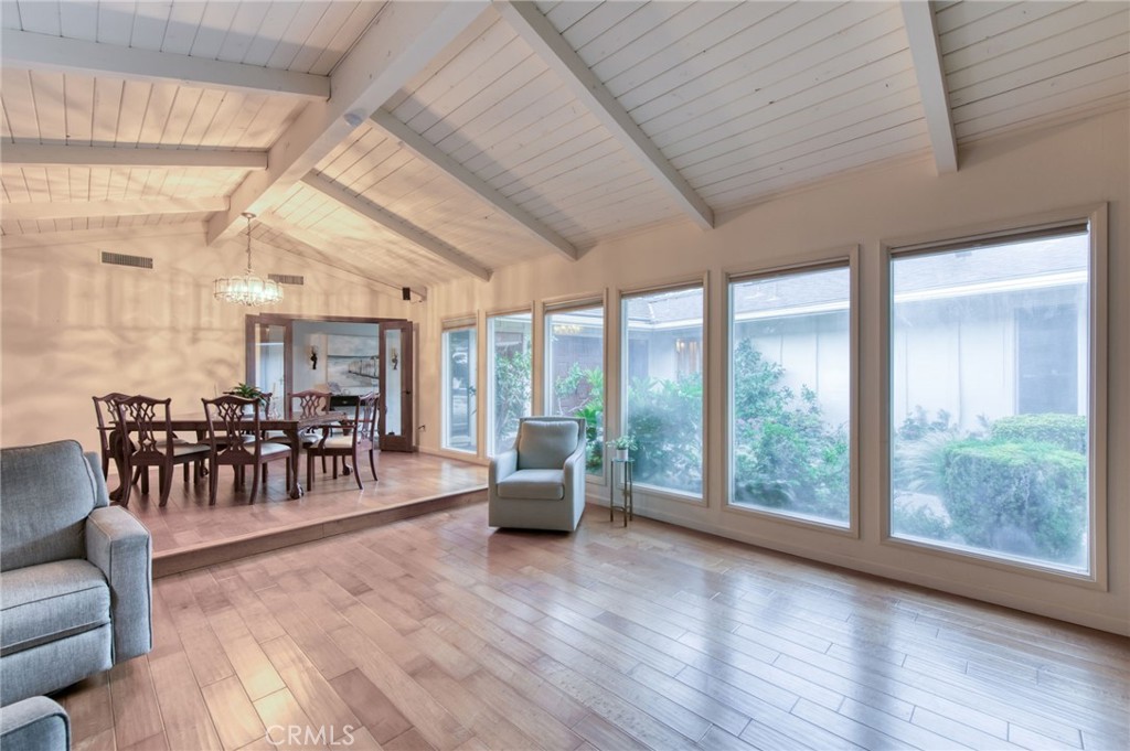 1687 W Dovewood, Fresno, CA 93711