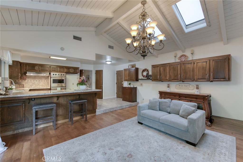1687 W Dovewood, Fresno, CA 93711