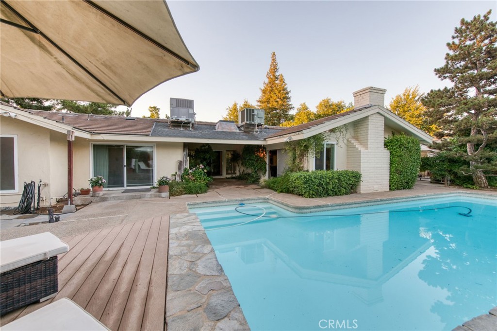 1687 W Dovewood, Fresno, CA 93711
