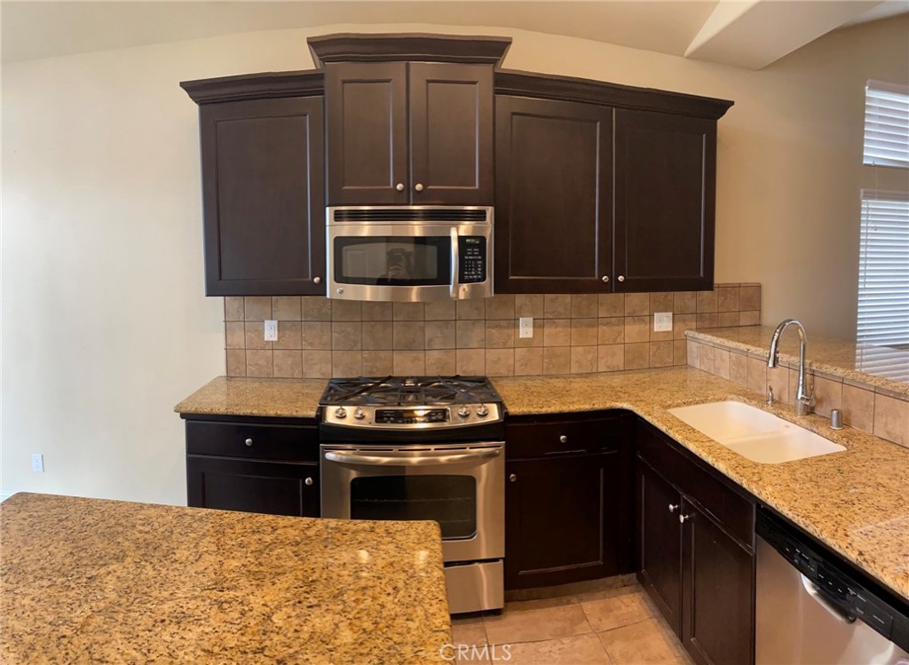 7911 N Fine, Fresno, CA 93720