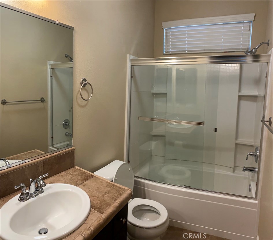 7911 N Fine, Fresno, CA 93720