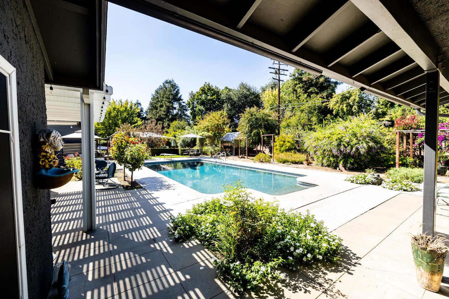 5821 E Rancho Dr, Fresno, CA 93727