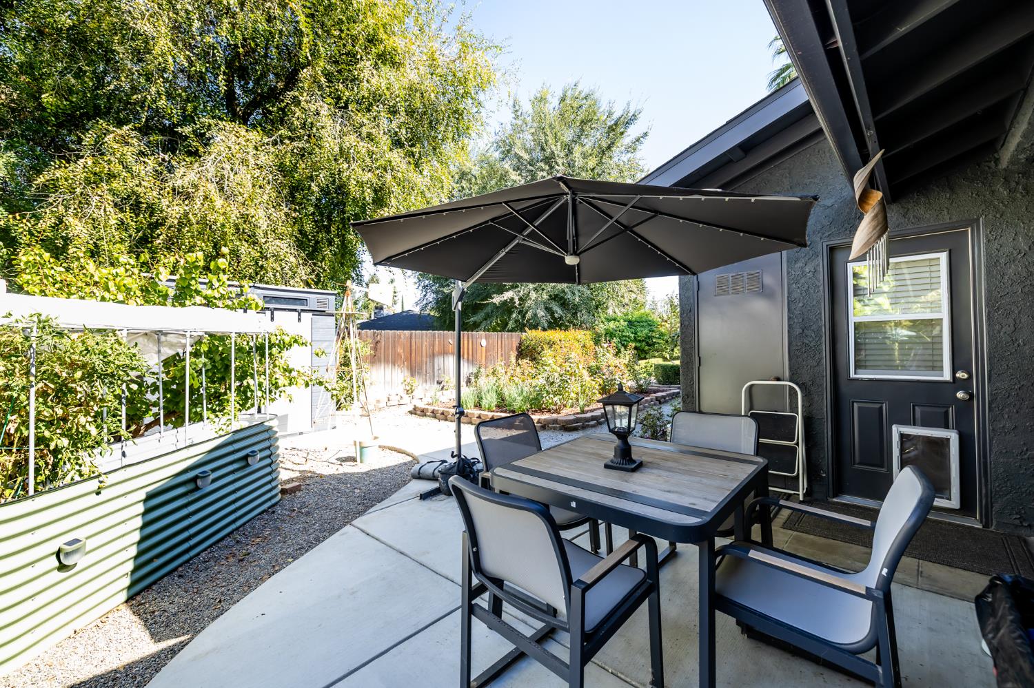 5821 E Rancho Dr, Fresno, CA 93727