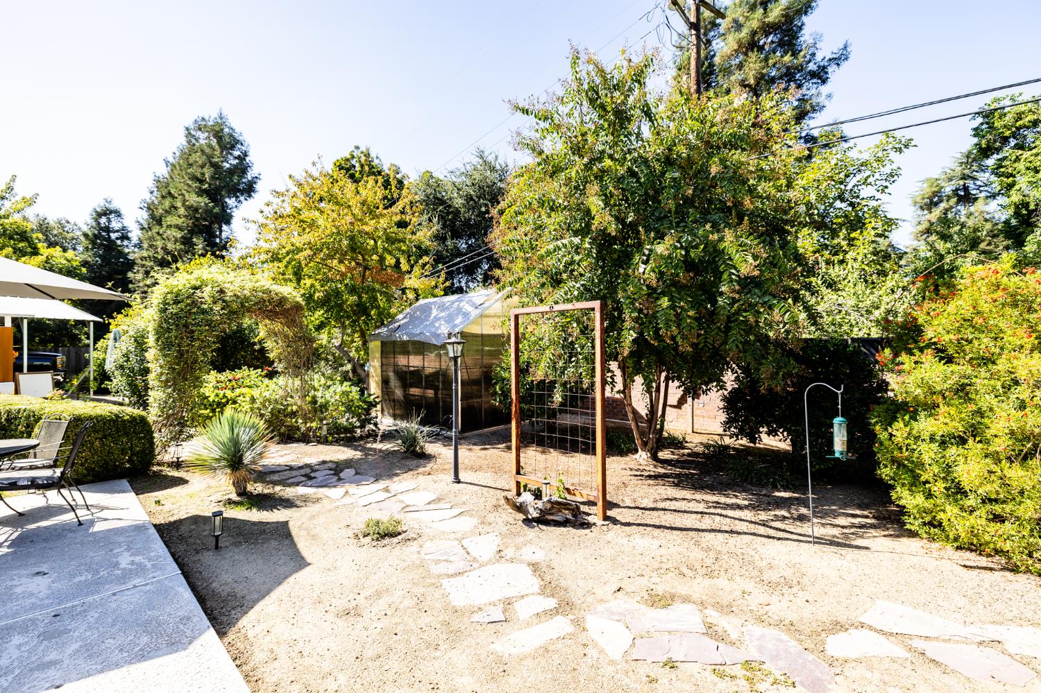 5821 E Rancho Dr, Fresno, CA 93727