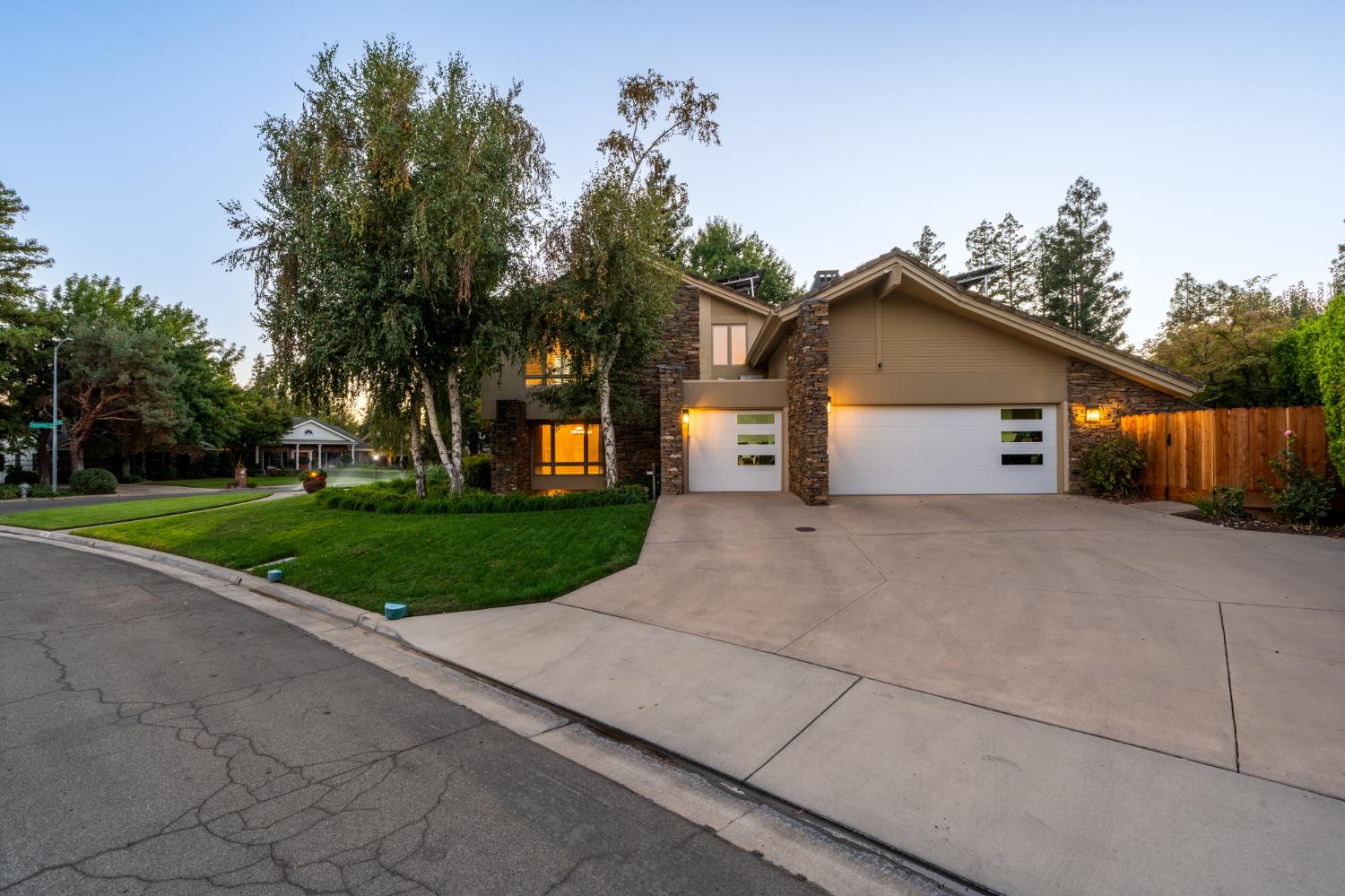 7285 N San Pedro Ave, Fresno, CA 93711