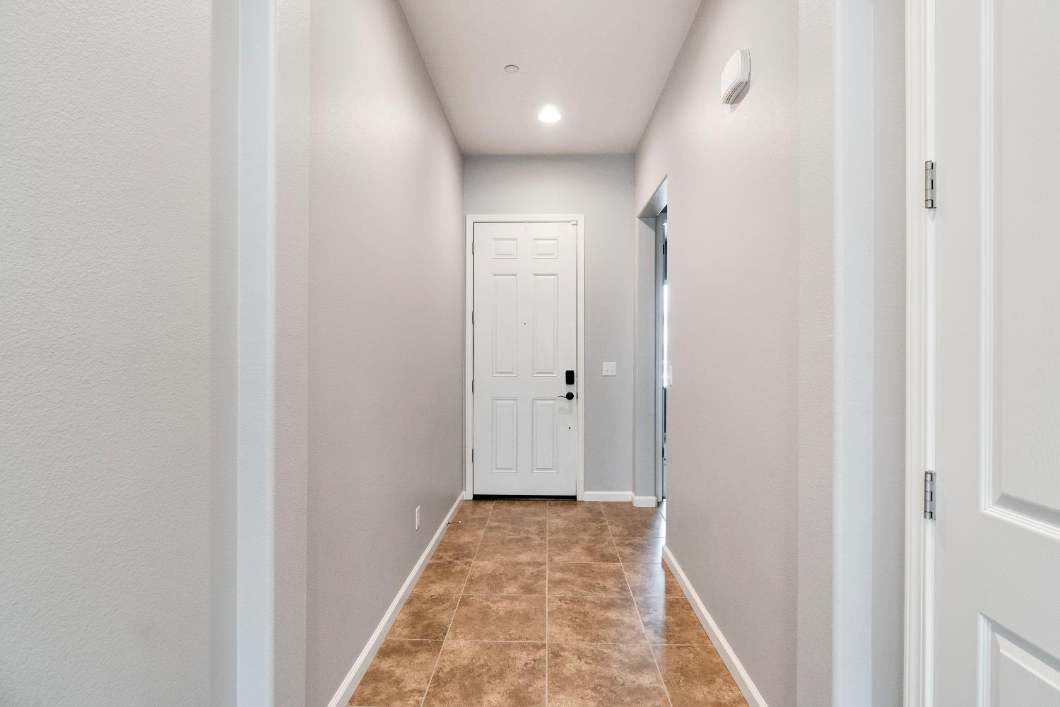 6189 W Concordia Dr, Fresno, CA 93722