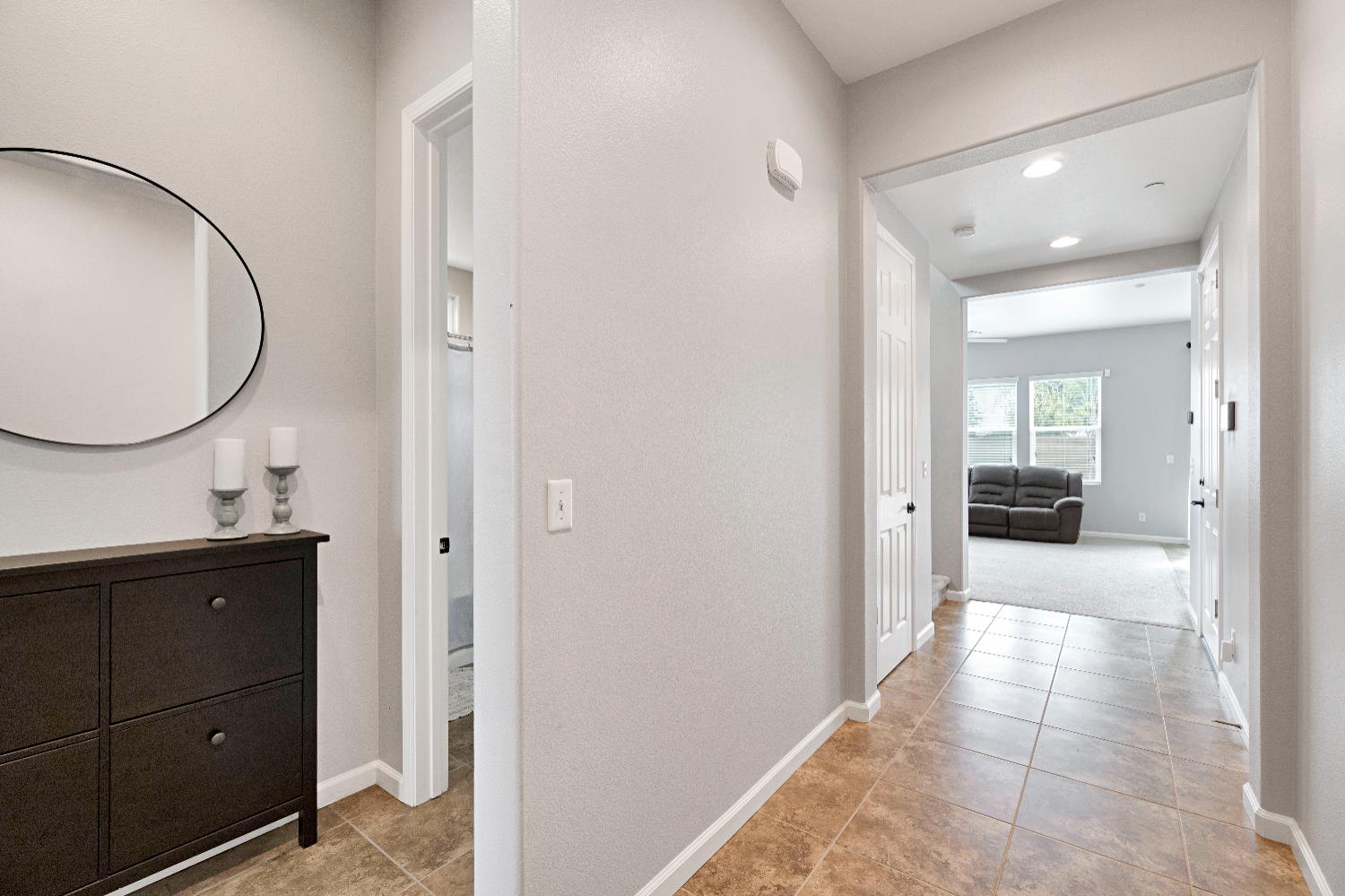 6189 W Concordia Dr, Fresno, CA 93722