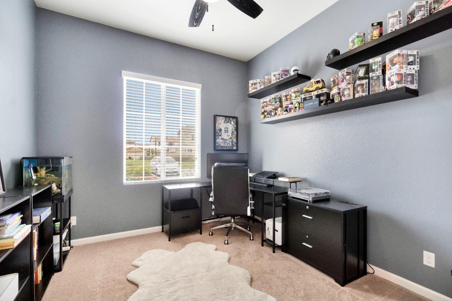 6189 W Concordia Dr, Fresno, CA 93722