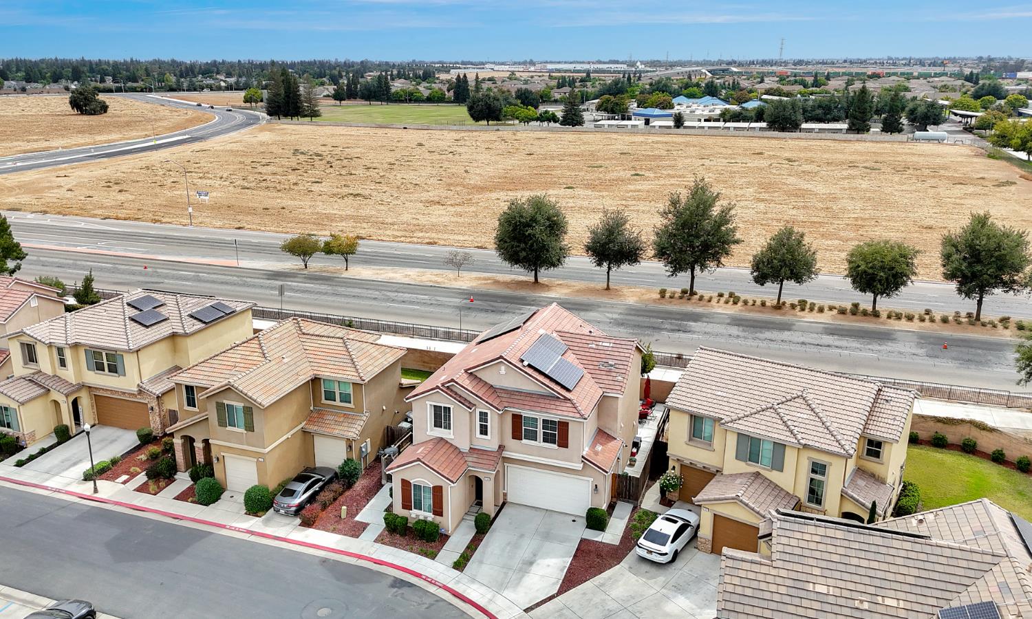 6189 W Concordia Dr, Fresno, CA 93722