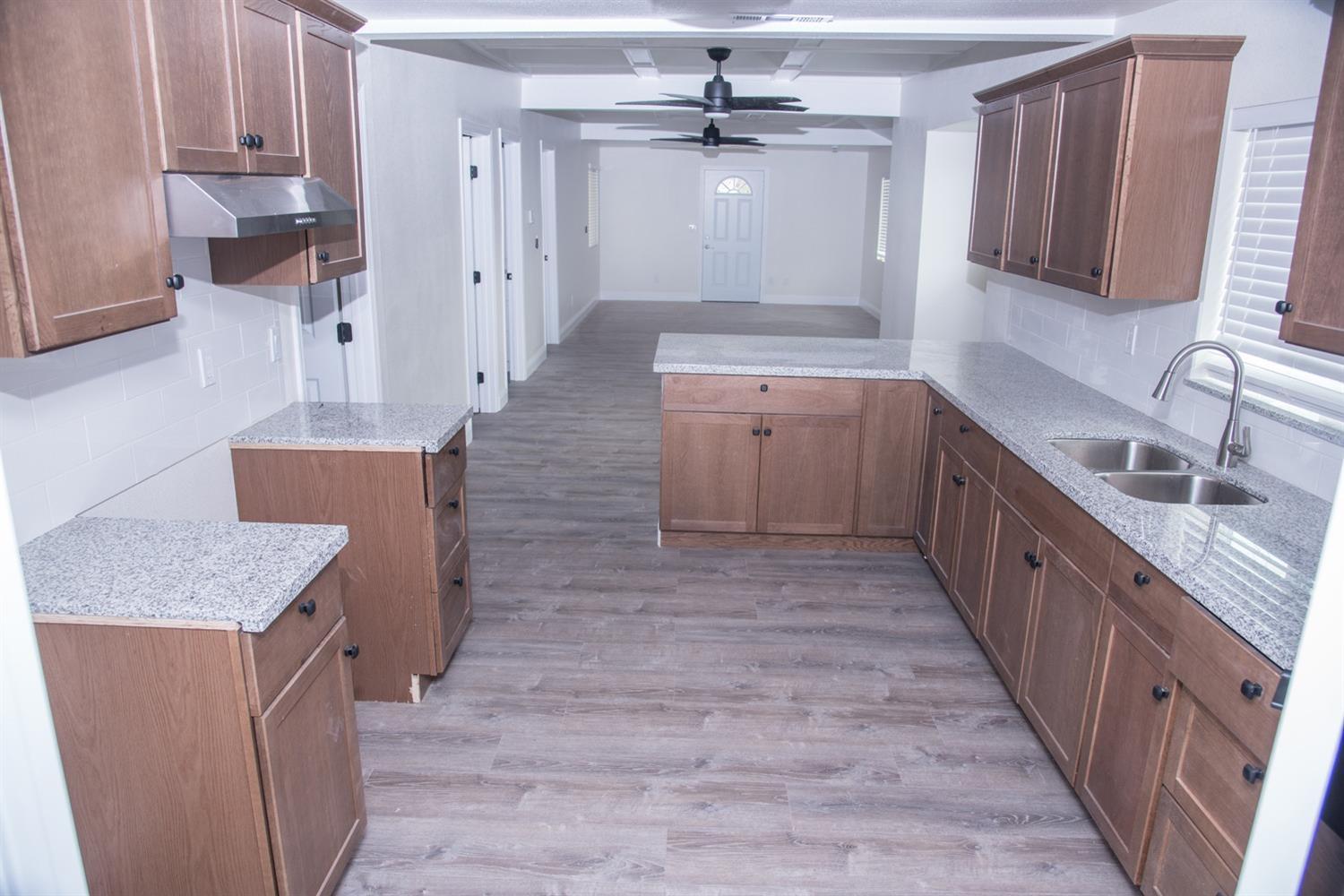 1385 N San Pablo Ave, Fresno, CA 93728