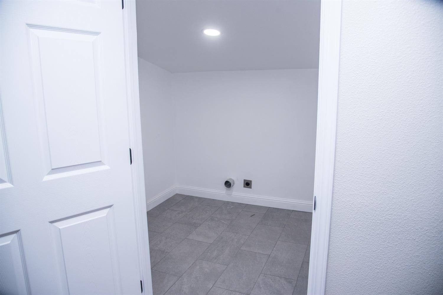 1385 N San Pablo Ave, Fresno, CA 93728