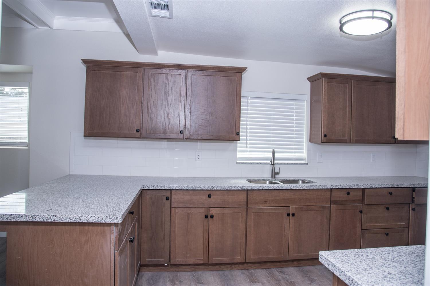 1385 N San Pablo Ave, Fresno, CA 93728