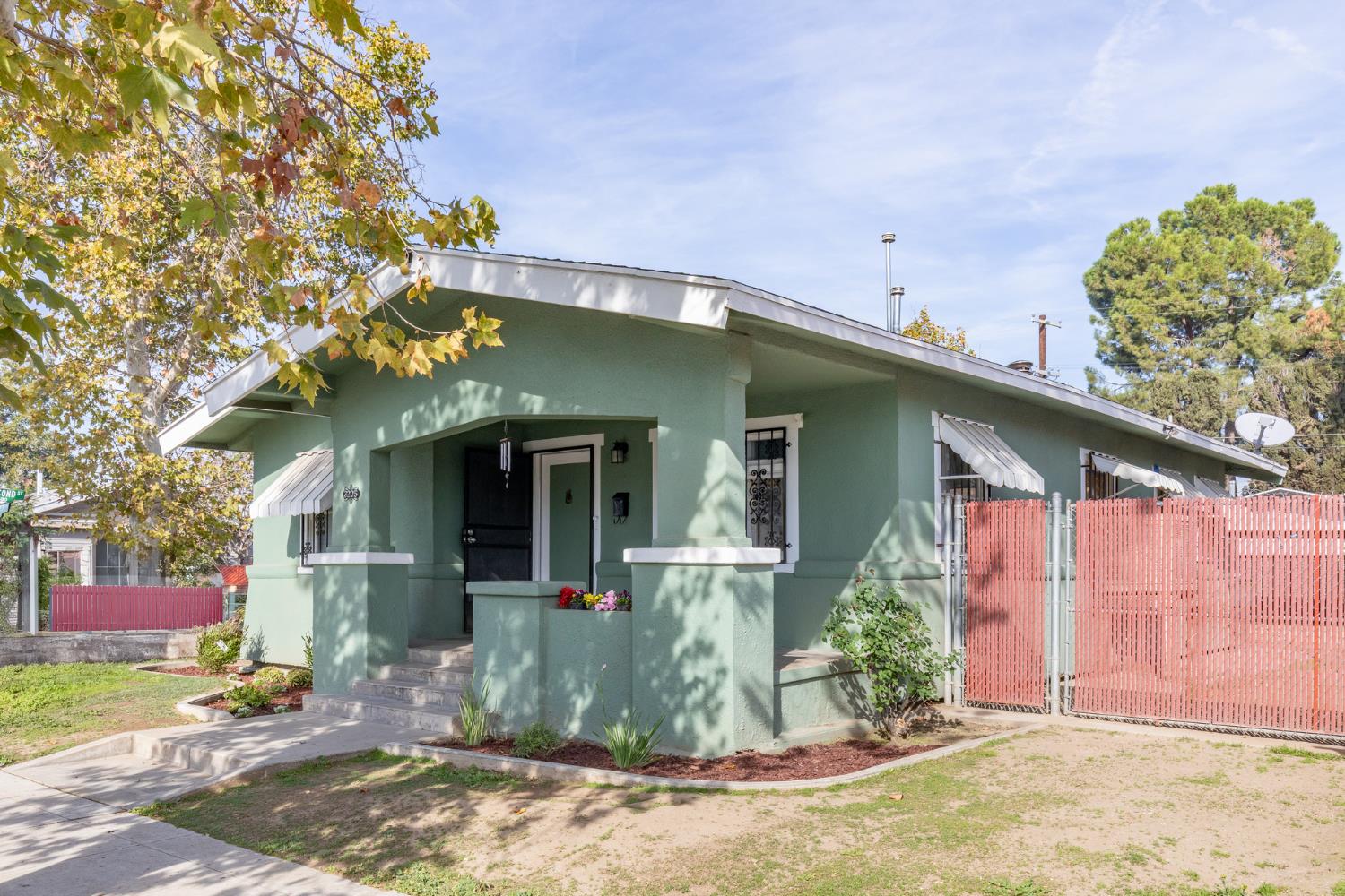 3205 E Liberty Ave, Fresno, CA 93702