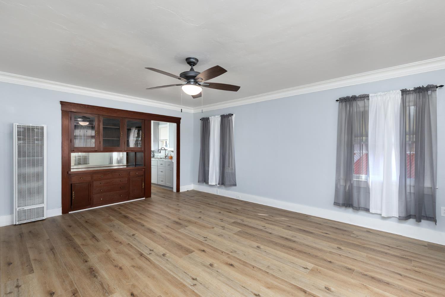 3205 E Liberty Ave, Fresno, CA 93702