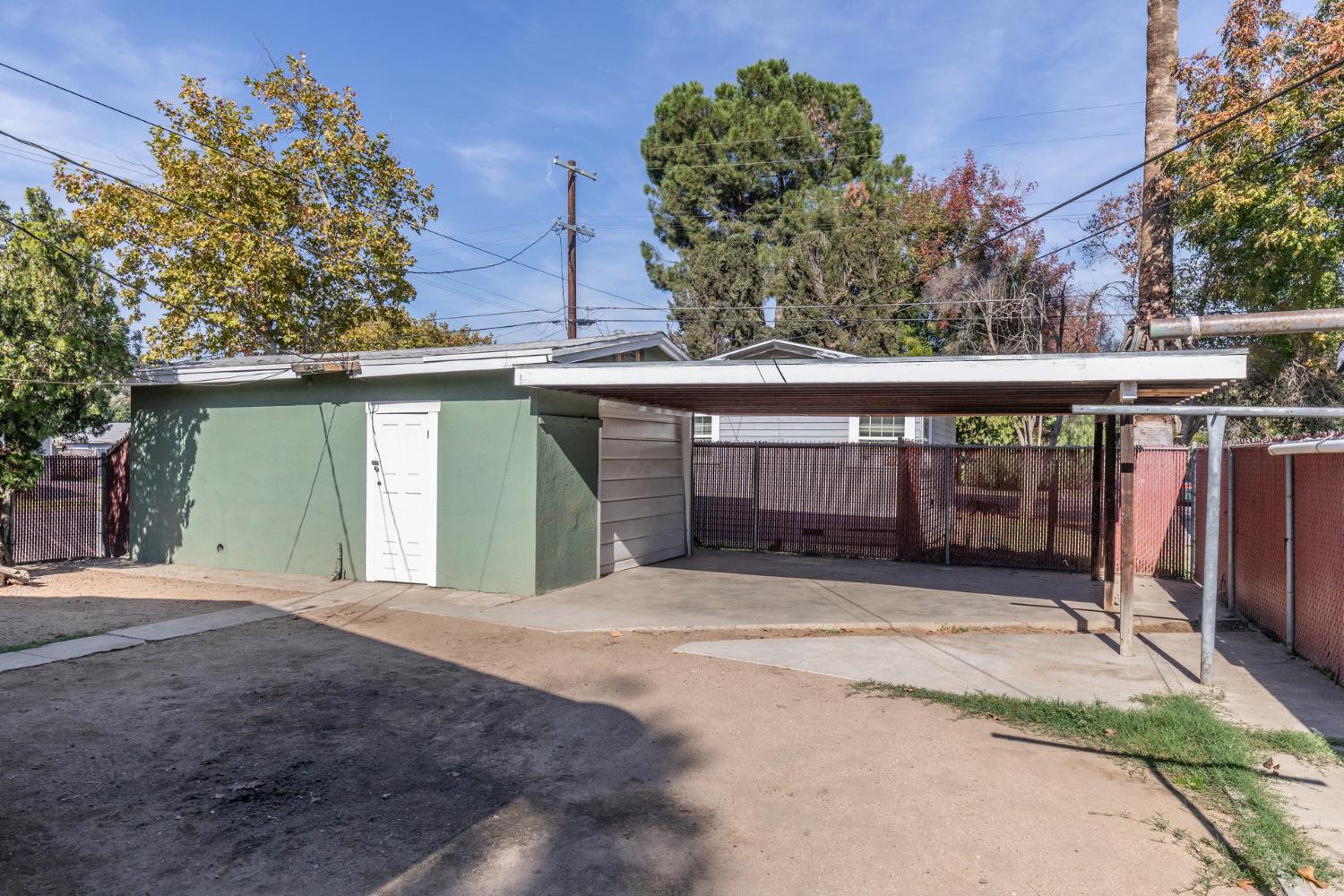 3205 E Liberty Ave, Fresno, CA 93702