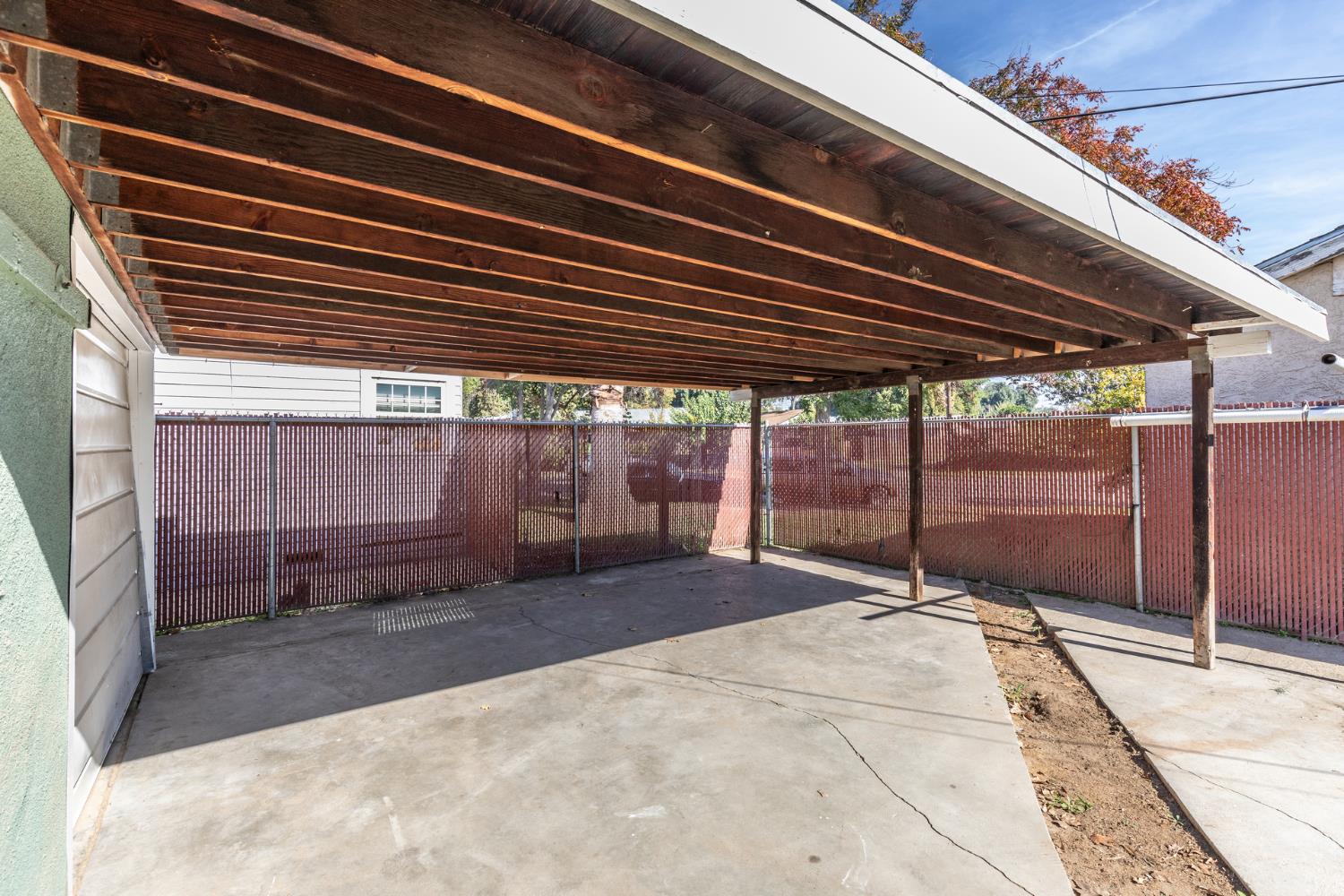 3205 E Liberty Ave, Fresno, CA 93702