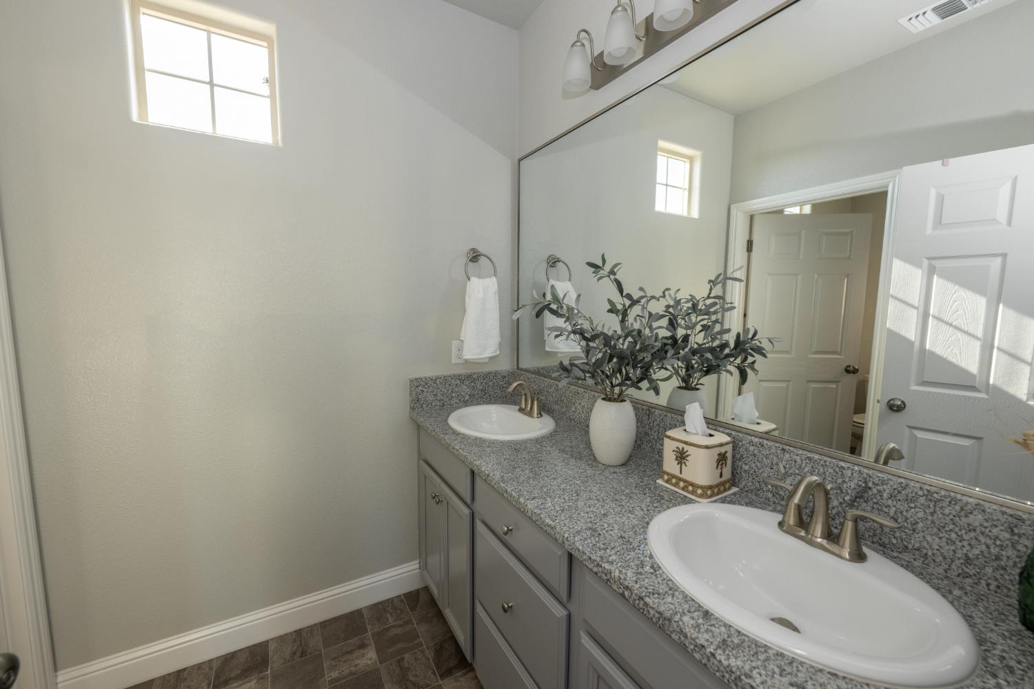 7330 E Princeton Ave, Fresno, CA 93737