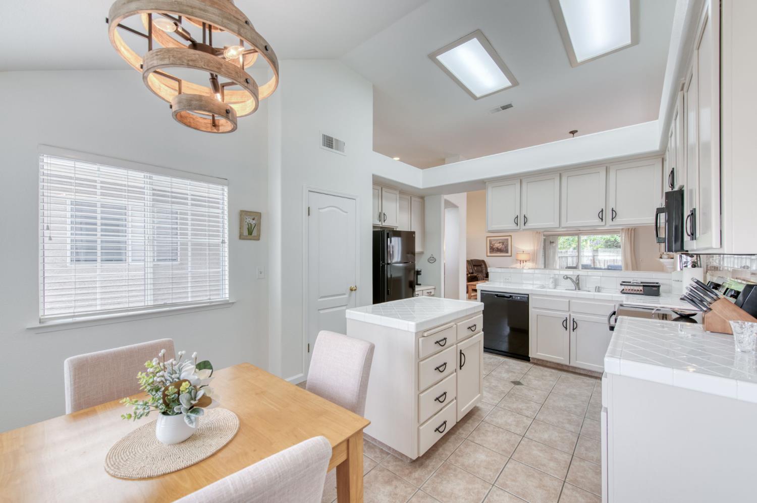 2443 E Rush Ave, Fresno, CA 93730