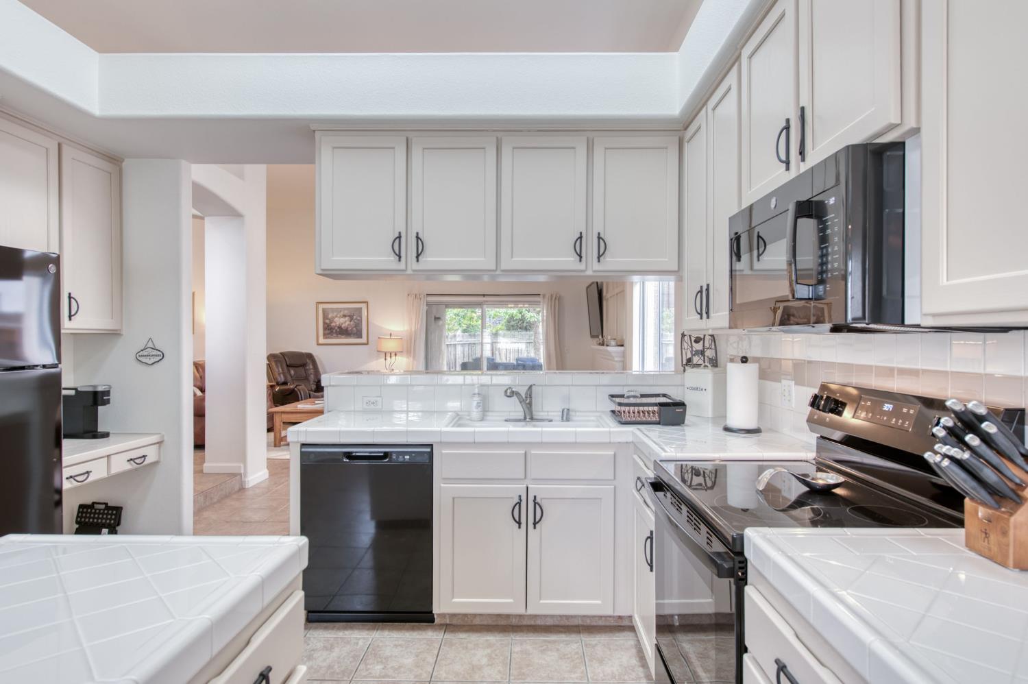 2443 E Rush Ave, Fresno, CA 93730