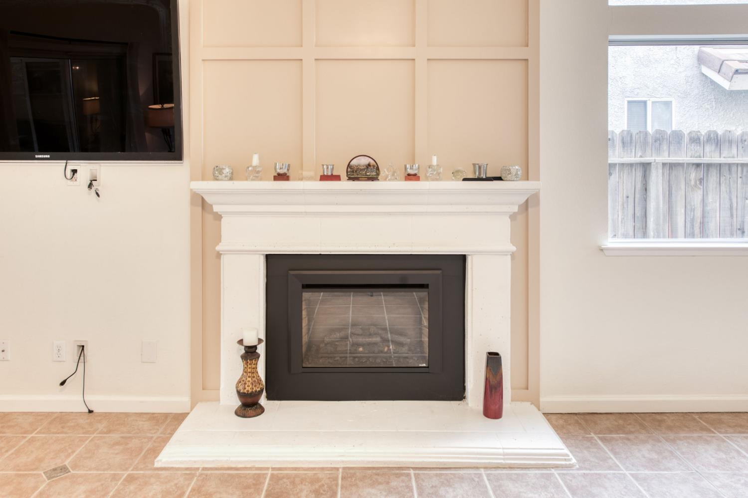 2443 E Rush Ave, Fresno, CA 93730