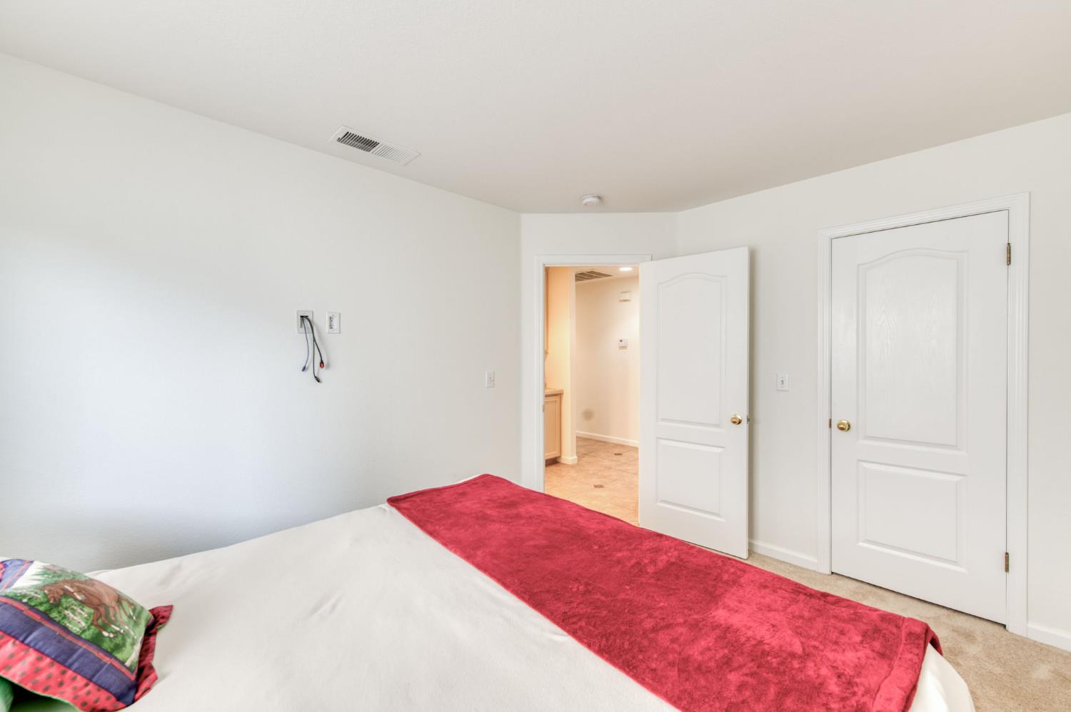 2443 E Rush Ave, Fresno, CA 93730