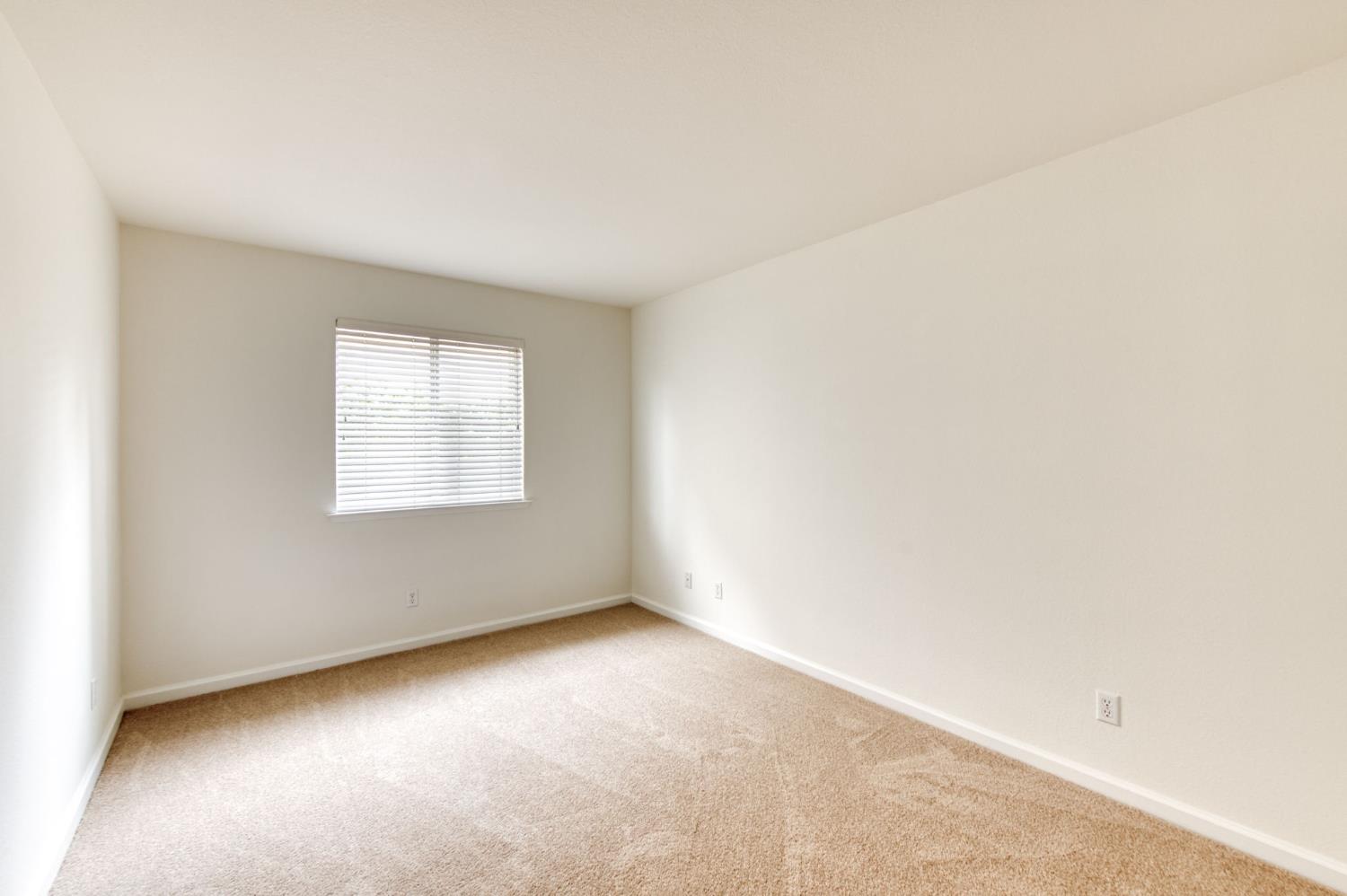 2443 E Rush Ave, Fresno, CA 93730