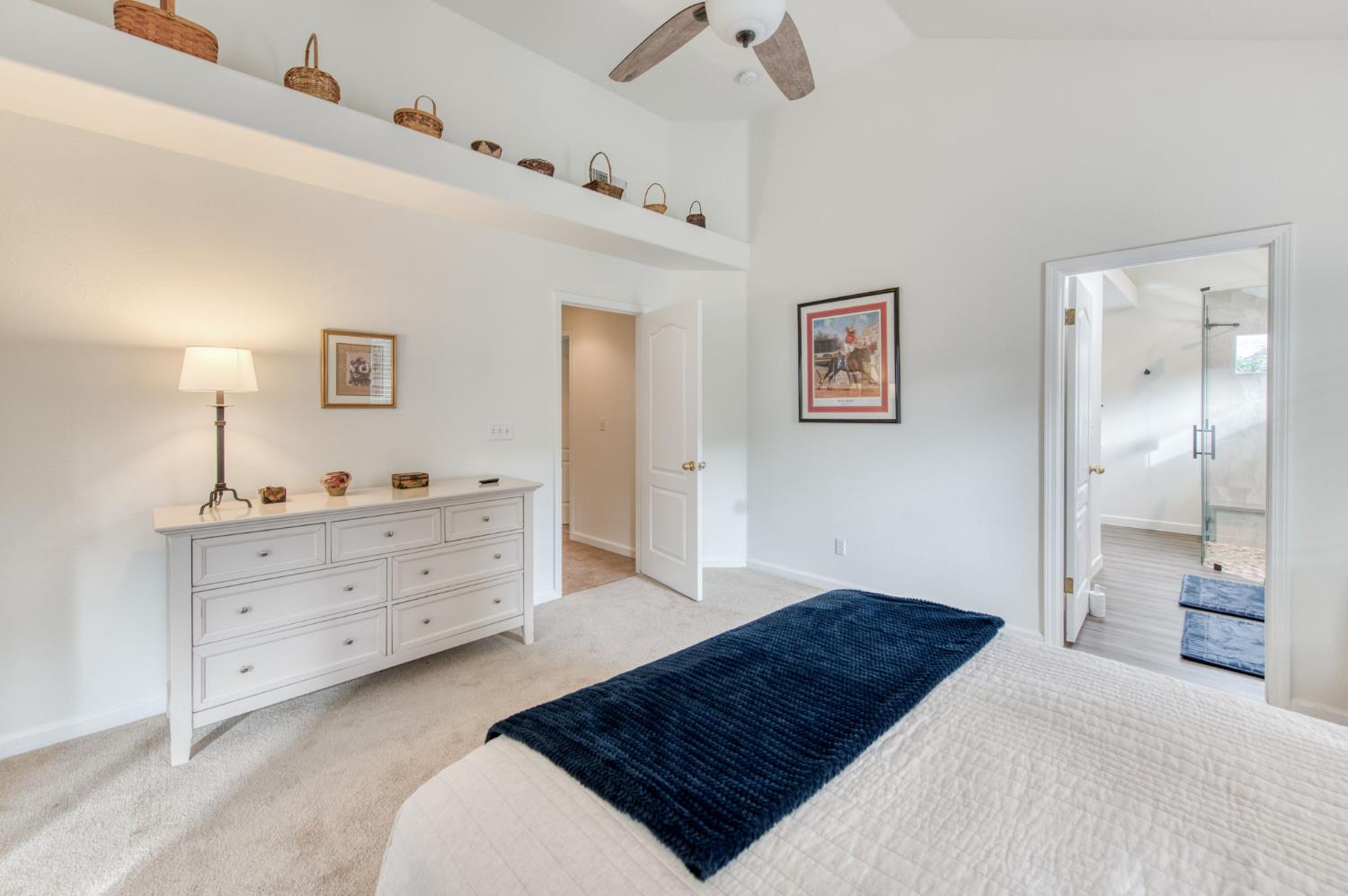 2443 E Rush Ave, Fresno, CA 93730