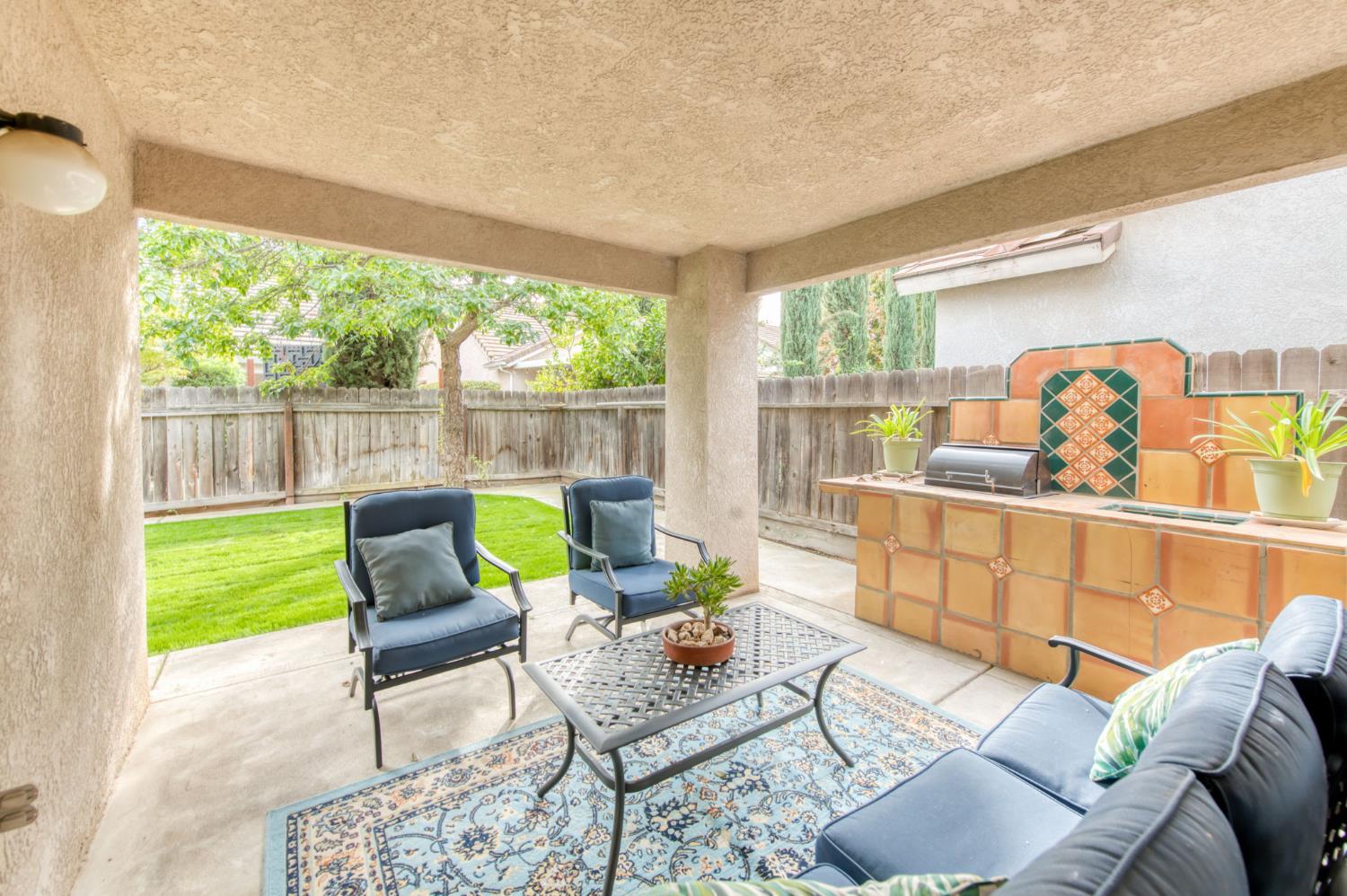 2443 E Rush Ave, Fresno, CA 93730