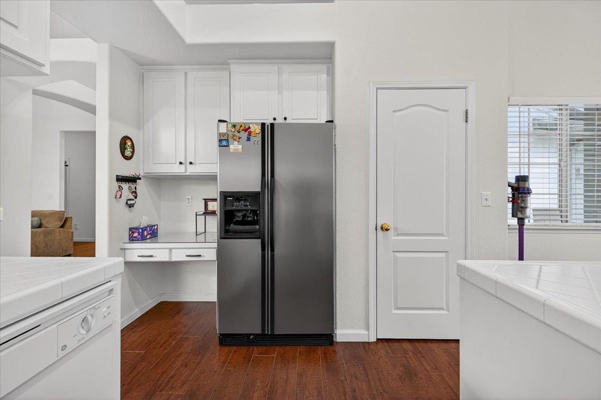 2349 E La Quinta Dr, Fresno, CA 93730