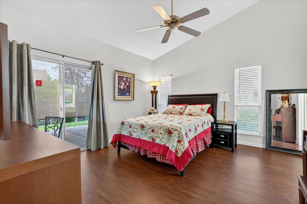 2349 E La Quinta Dr, Fresno, CA 93730