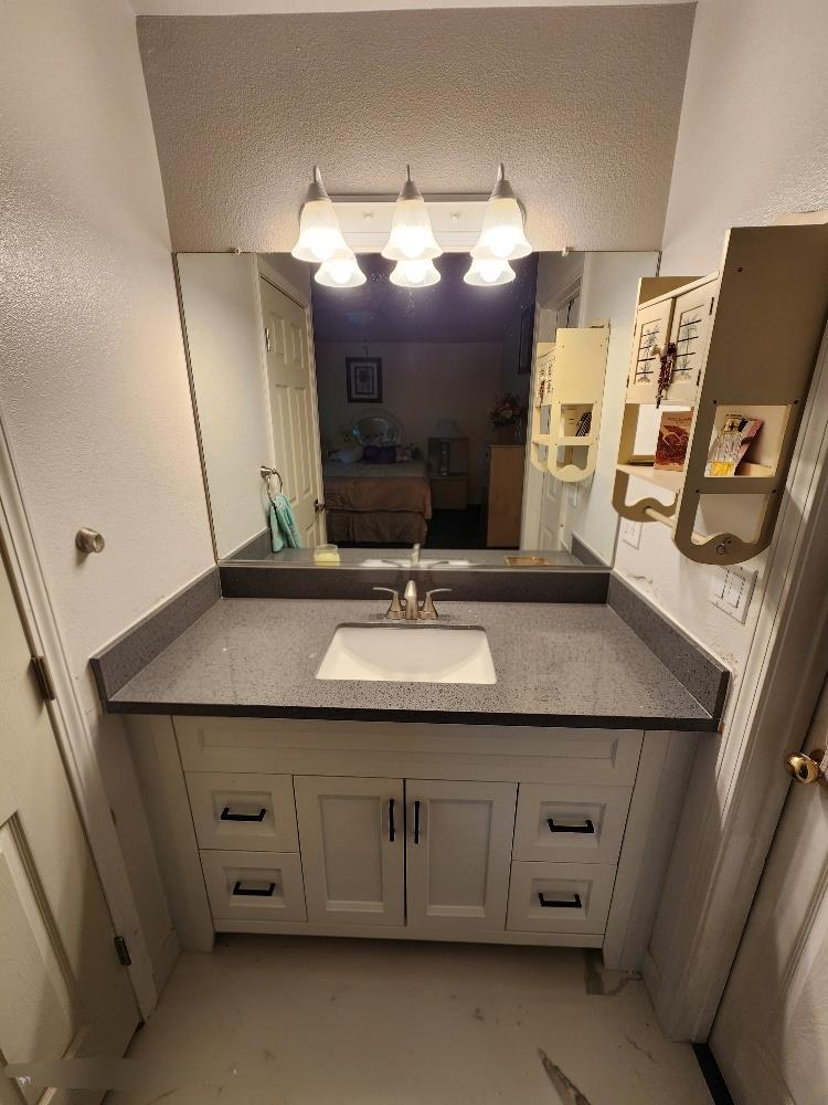 4902 E Eugenia Ave, Fresno, CA 93725