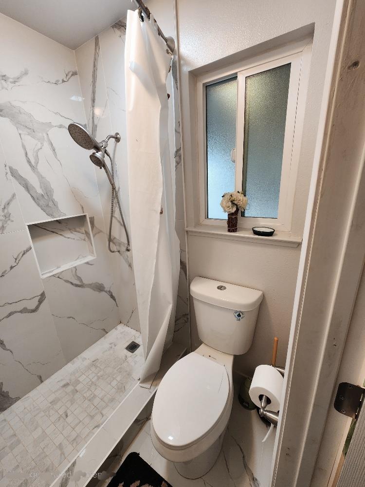 4902 E Eugenia Ave, Fresno, CA 93725