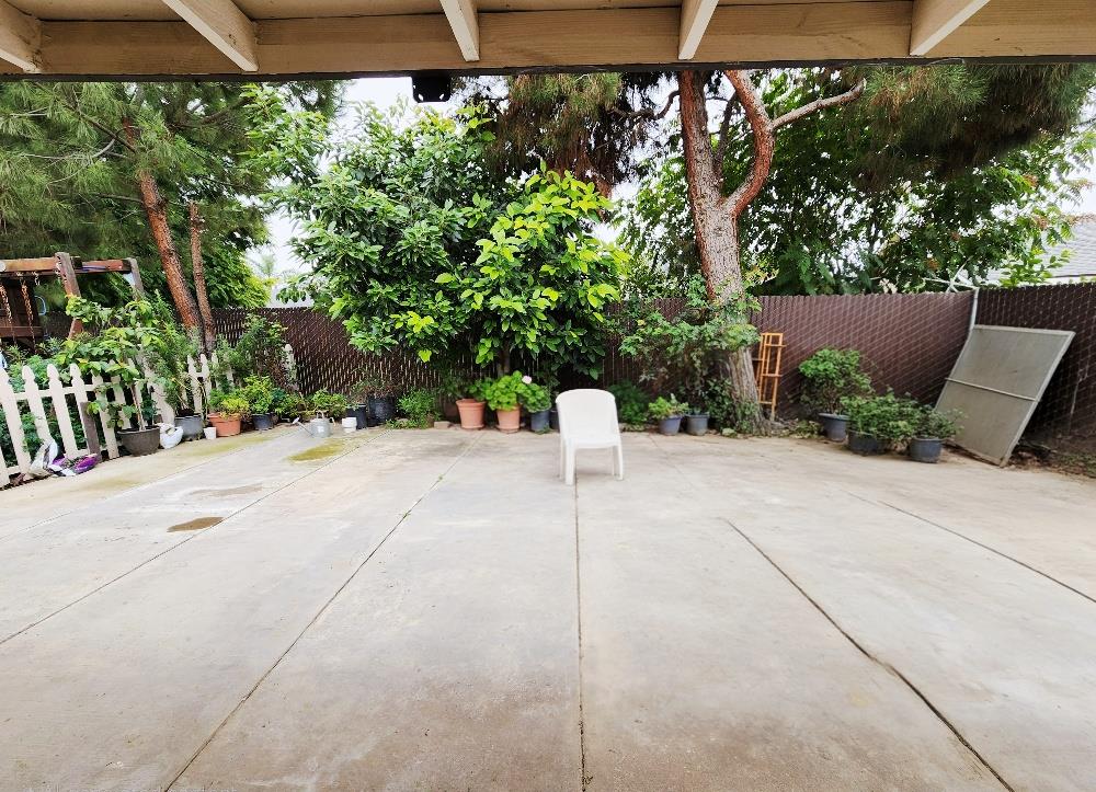 4902 E Eugenia Ave, Fresno, CA 93725