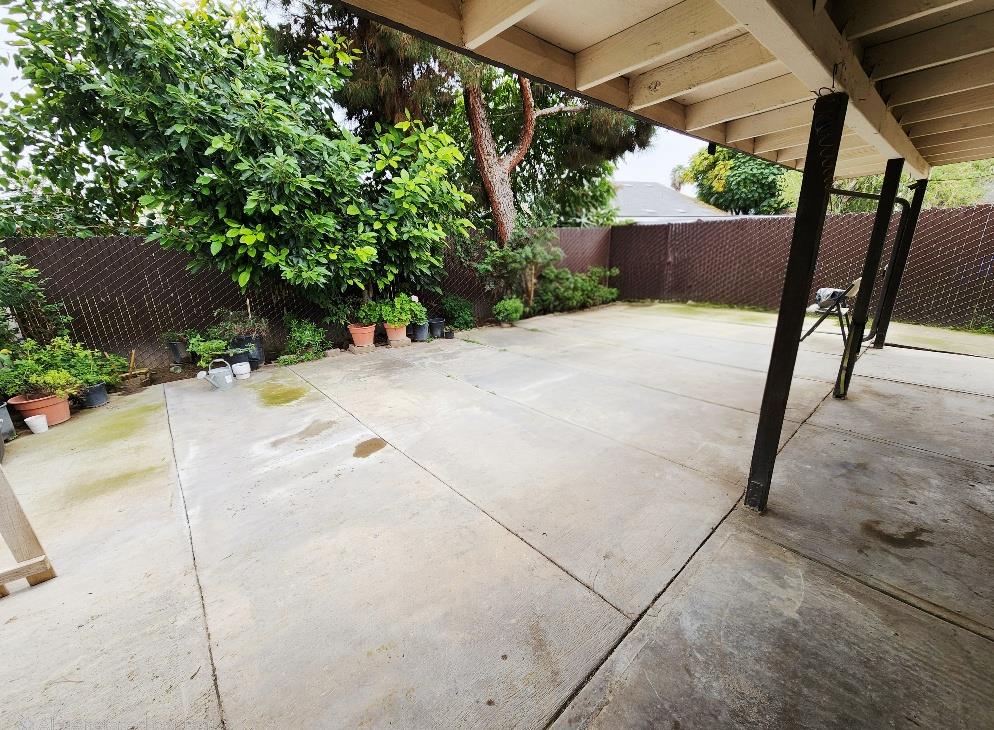 4902 E Eugenia Ave, Fresno, CA 93725