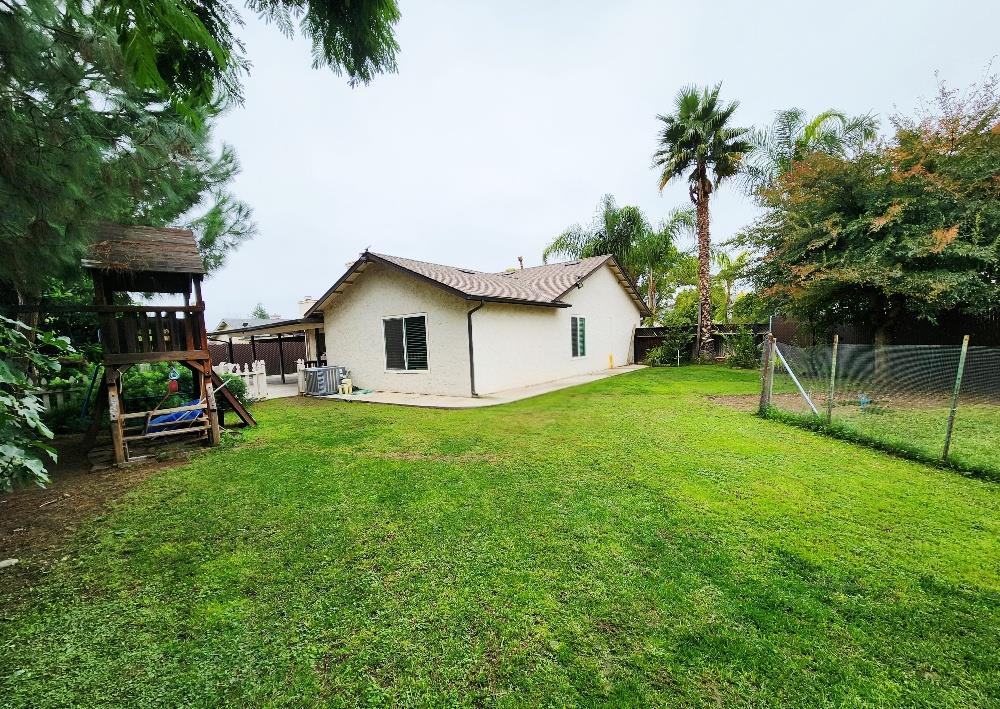4902 E Eugenia Ave, Fresno, CA 93725