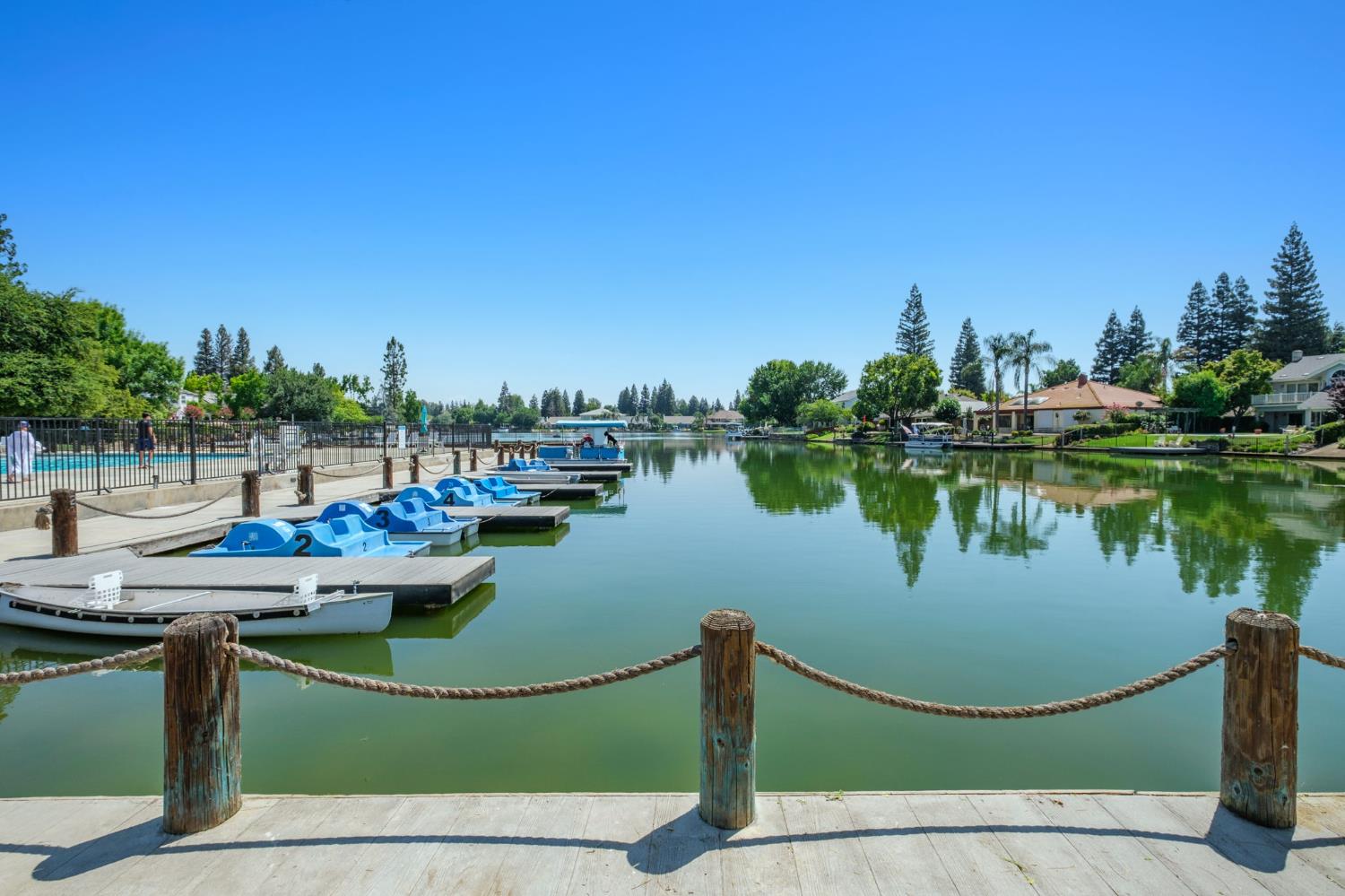 10610 N Seacrest Dr, Fresno, CA 93730