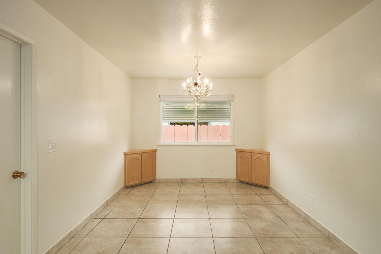 1646 W Paul Ave, Fresno, CA 93711