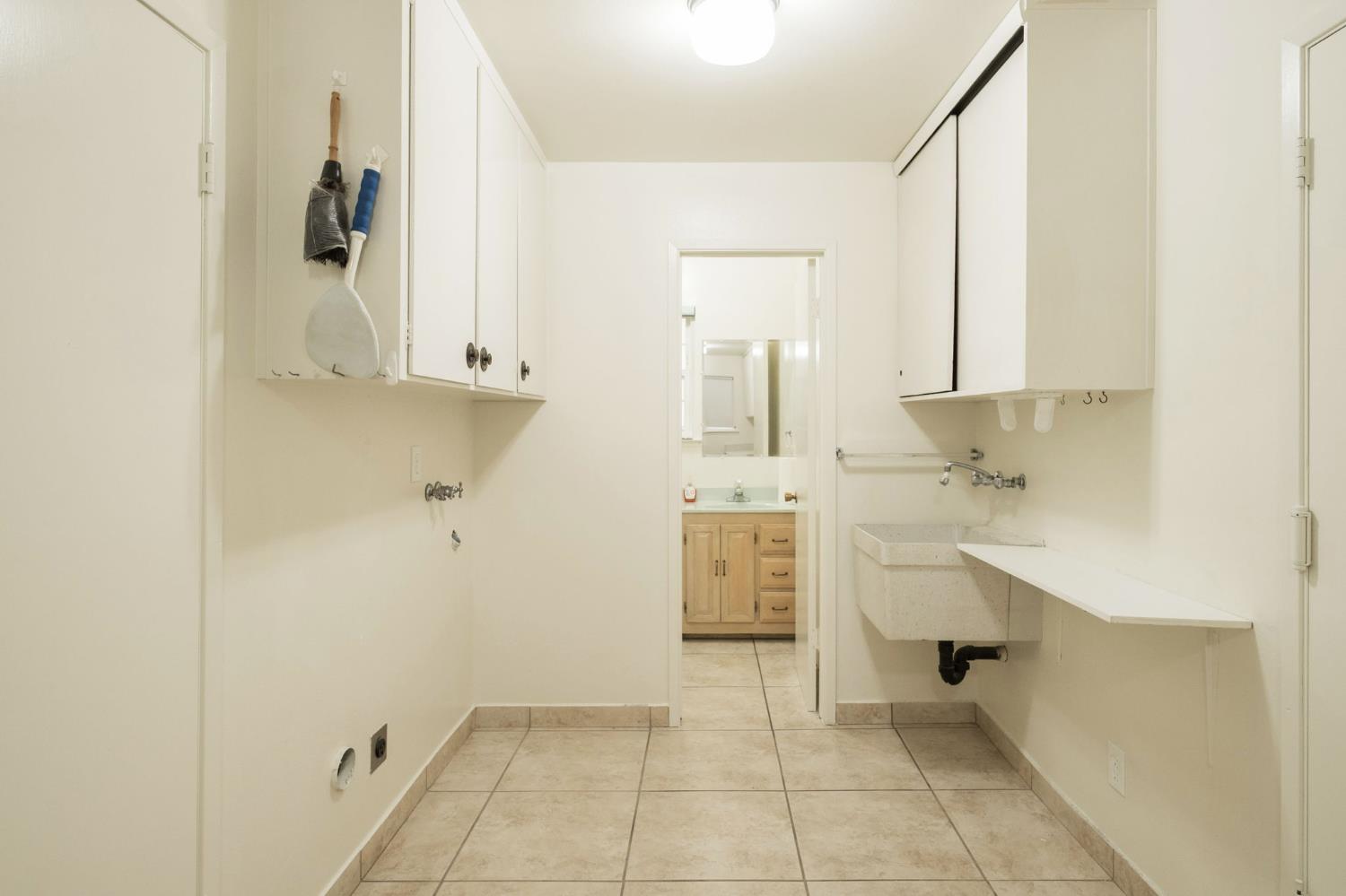 1646 W Paul Ave, Fresno, CA 93711