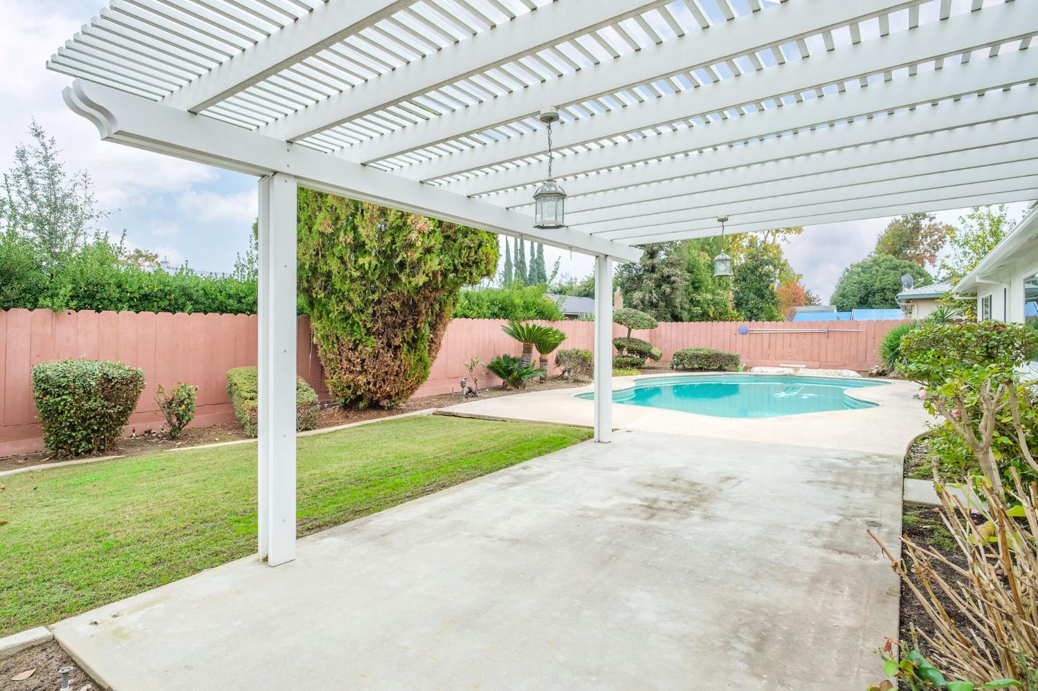 1646 W Paul Ave, Fresno, CA 93711