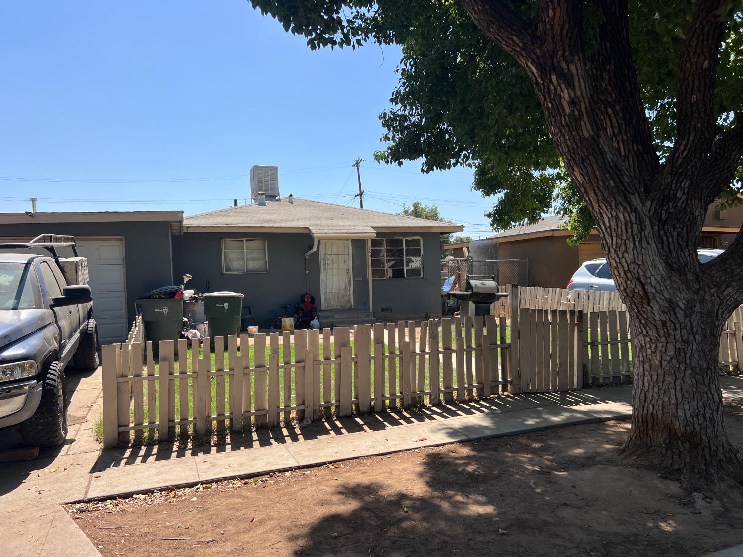 157 W Myers Ave, Fresno, CA 93706