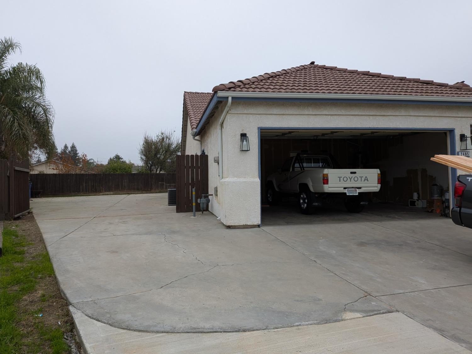2485 S Manila Ave, Fresno, CA 93727