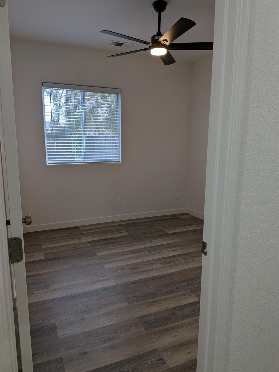 2485 S Manila Ave, Fresno, CA 93727