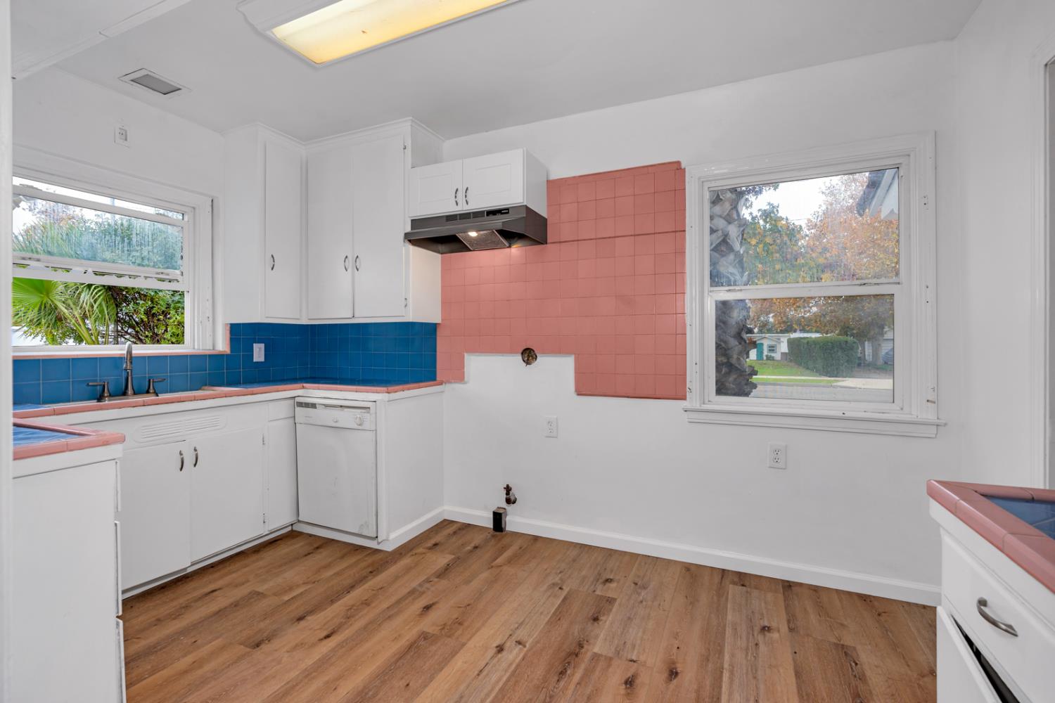 2246 W Hammond Ave, Fresno, CA 93728