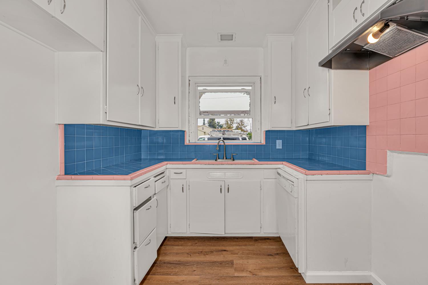 2246 W Hammond Ave, Fresno, CA 93728