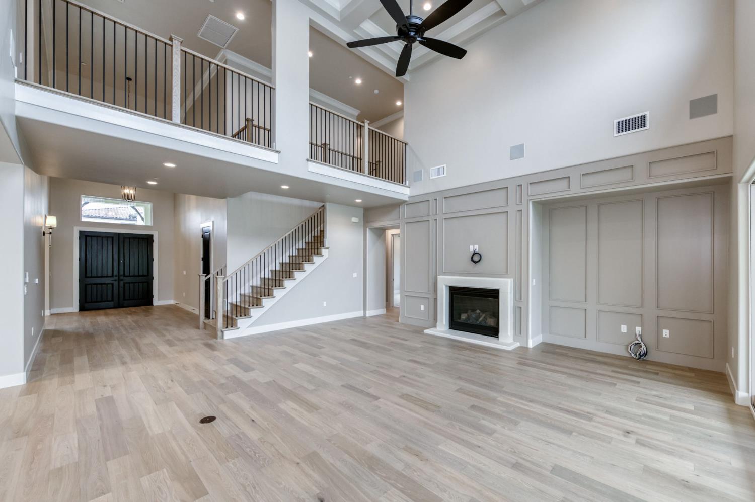 11574 N Range View Dr, Fresno, CA 93730