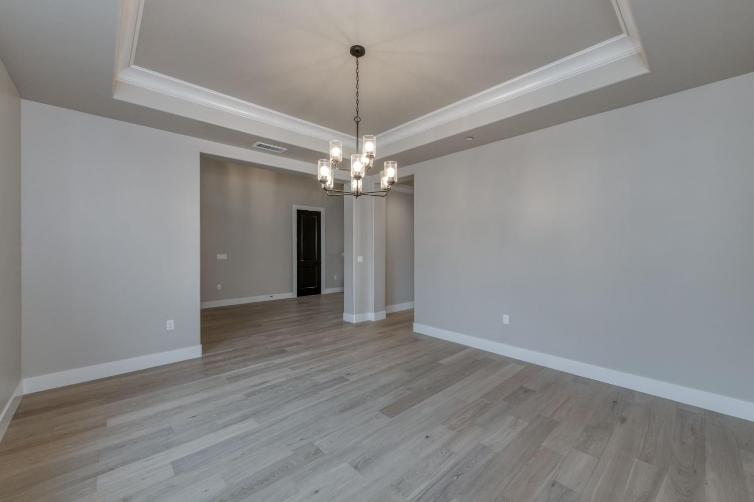 11574 N Range View Dr, Fresno, CA 93730