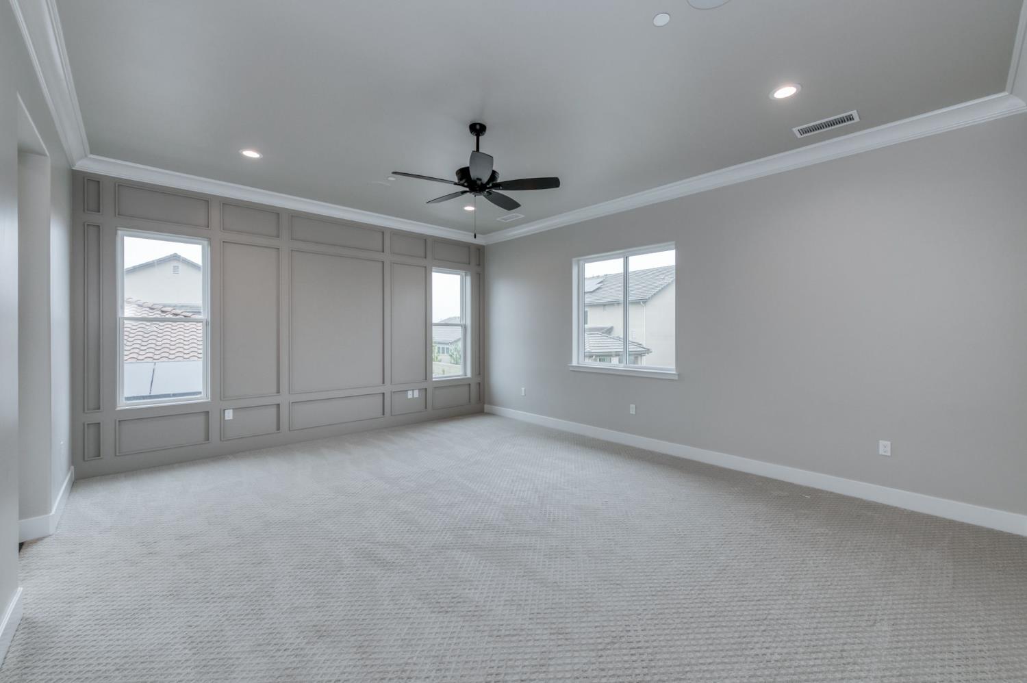 11574 N Range View Dr, Fresno, CA 93730